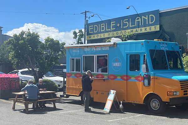 Warm Welcome to the Tameet Food Truck